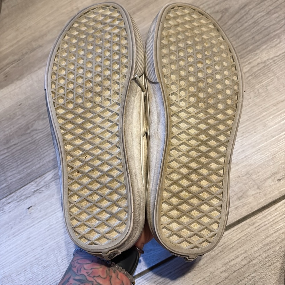 Vans White Canvas Sneakers Classic Low-Top Design Women’s 8 / men’s 6.5 - Picture 8 of 11